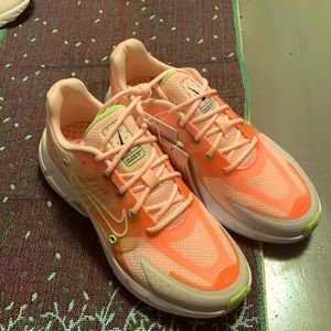 Color: peach, Orange, Teal